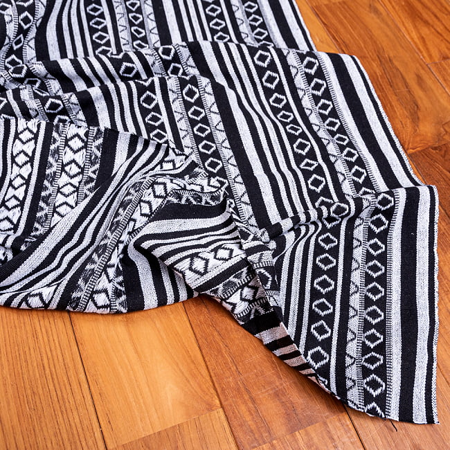 【3個セット】〔50cm切り売り〕ネパール伝統のコットン織り生地　厚手〔幅約151cm〕 6 - 縁の部分の拡大写真です