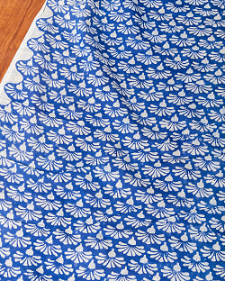 【3個セット】〔1m単位切り売り〕ジャイプル　職人手作り木版染め　色彩美しいボタニカルデザイン〔幅約110cm〕〔ブルー系　小花柄〕　おしゃれ　生地　テーブルクロス　手芸素材などへ - サブ2