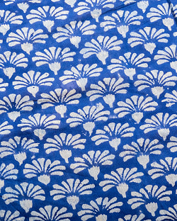 【3個セット】〔1m単位切り売り〕ジャイプル　職人手作り木版染め　色彩美しいボタニカルデザイン〔幅約110cm〕〔ブルー系　小花柄〕　おしゃれ　生地　テーブルクロス　手芸素材などへ - サブ4