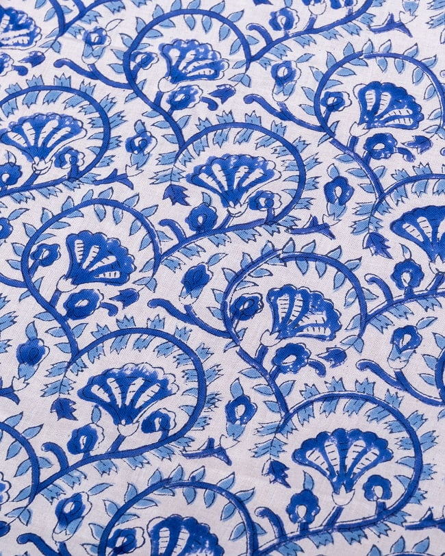 【3個セット】〔1m単位切り売り〕ジャイプル　職人手作り木版染め　色彩美しいボタニカルデザイン〔幅約106cm〕〔ブルー系　更紗柄〕　おしゃれ　生地　テーブルクロス　手芸素材などへ 4 - 1mの長さごとにご購入いただけます。