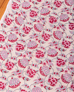 【3個セット】〔1m単位切り売り〕ジャイプル　職人手作り木版染め　色彩美しいボタニカルデザイン〔幅約108cm〕〔薄黄クリーム×ピンク×赤系　更紗柄〕　おしゃれ　生地　テーブルクロス　手芸素材などへ - サブ2