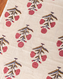 【3個セット】〔1m単位切り売り〕ジャイプル　職人手作り木版染め　色彩美しいボタニカルデザイン〔幅約111cm〕〔薄グリーン系　花柄〕　おしゃれ　生地　テーブルクロス　手芸素材などへ - サブ2