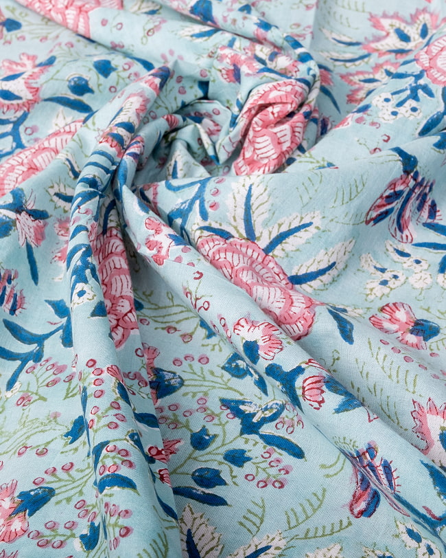 【3個セット】〔1m単位切り売り〕ジャイプル　職人手作り木版染め　色彩美しいボタニカルデザイン〔幅約107cm〕〔ミントブルー系　更紗柄〕　おしゃれ　生地　テーブルクロス　手芸素材などへ 6 - 生地の拡大写真です