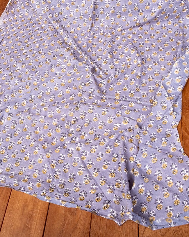 【3個セット】〔1m単位切り売り〕ジャイプル 職人手作り木版染め 色彩美しいボタニカルデザイン〔幅約108cm〕〔グレー系 小花柄〕 おしゃれ 生地 テーブルクロス 手芸素材などへ 7 - とても良い風合いです