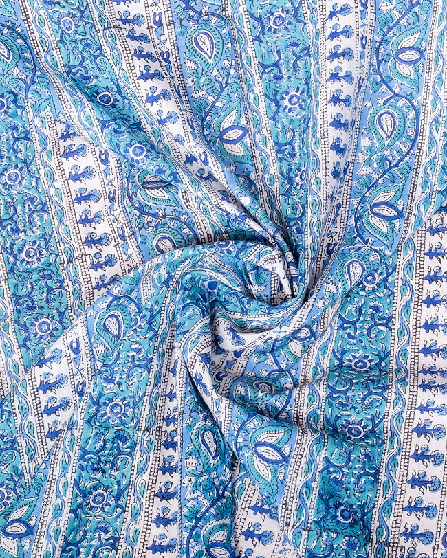 【5個セット】〔1m単位切り売り〕ジャイプル　職人手作り木版染め　色彩美しいボタニカルデザイン〔幅約109cm〕〔ブルー×青緑系　更紗柄〕　おしゃれ　生地　テーブルクロス　手芸素材などへ 5 - インドならではの布ですね。