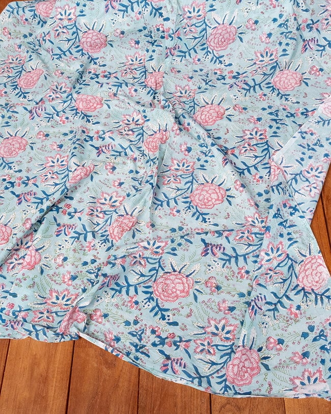 【5個セット】〔1m単位切り売り〕ジャイプル　職人手作り木版染め　色彩美しいボタニカルデザイン〔幅約107cm〕〔ミントブルー系　更紗柄〕　おしゃれ　生地　テーブルクロス　手芸素材などへ 7 - とても良い風合いです