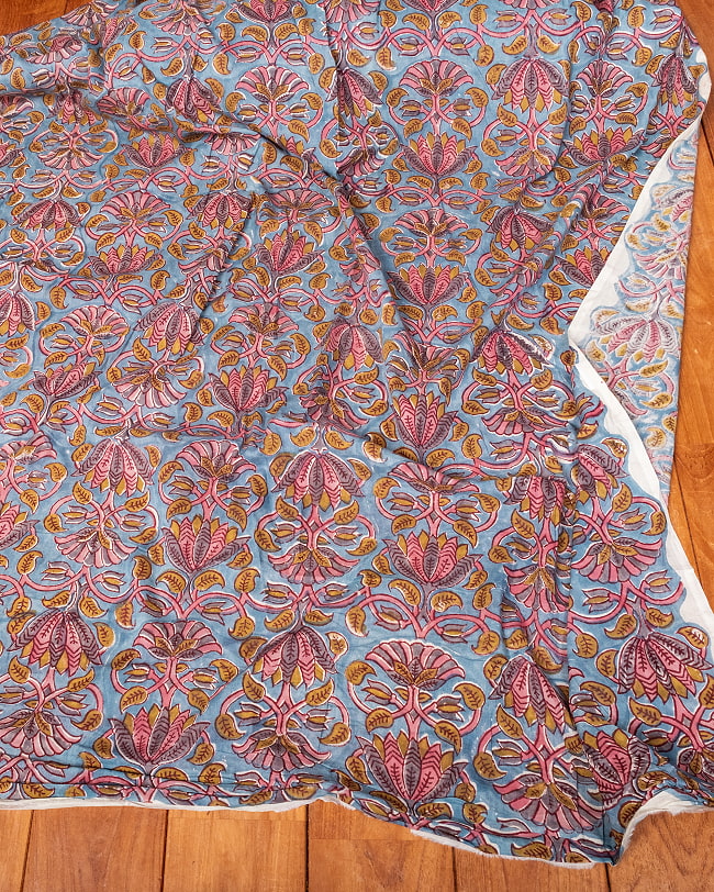 【5個セット】〔1m単位切り売り〕ジャイプル　職人手作り木版染め　色彩美しいボタニカルデザイン〔幅約110cm〕〔グレー系　更紗柄〕　おしゃれ　生地　テーブルクロス　手芸素材などへ 7 - とても良い風合いです