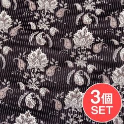 【3個セット】〔1m切単位り売り〕カンタ刺繍がかわいい　ボタニカルデザインの布　ブラック系〔幅約111cm〕の商品写真
