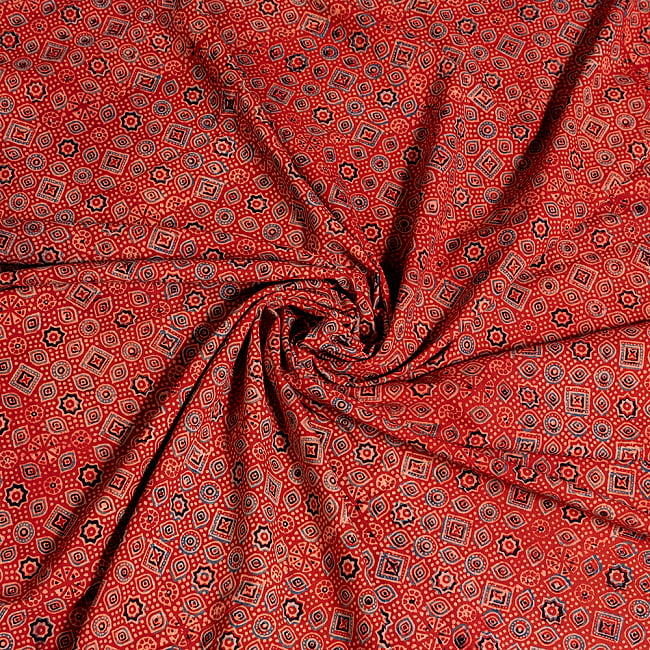 【3個セット】〔約3.8m 長尺布】伝統息づくインドから　昔ながらの木版染めアジュラックデザインの伝統模様布〔横幅：約110cm〕 5 - インドならではの生地です