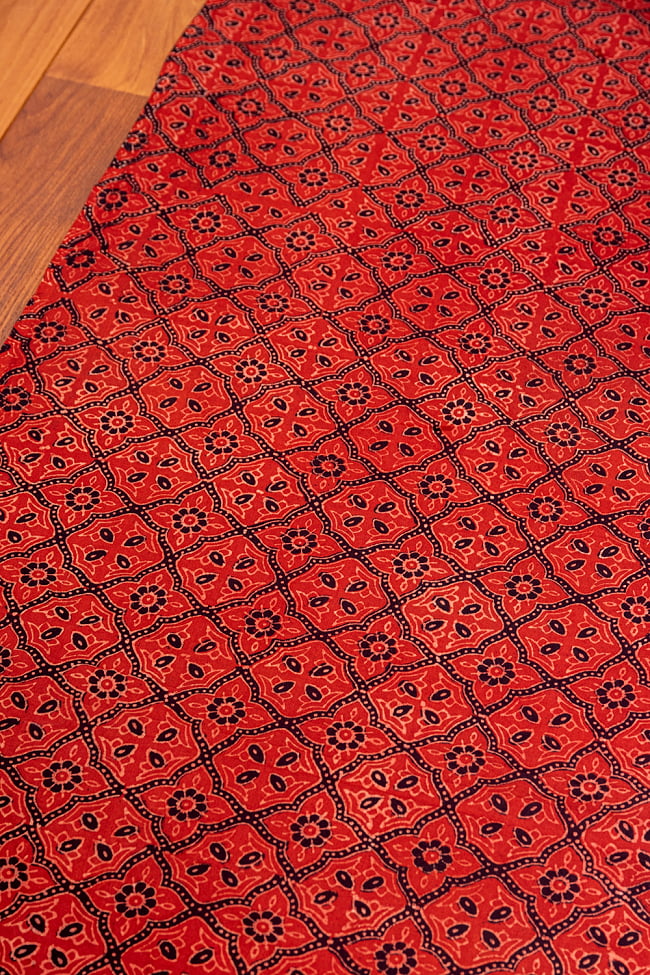 【5個セット】〔約3.8m 長尺布】伝統息づくインドから 昔ながらの木版染めアジュラックデザインの伝統模様布〔横幅:約110cm〕 3 - とても素敵な雰囲気です