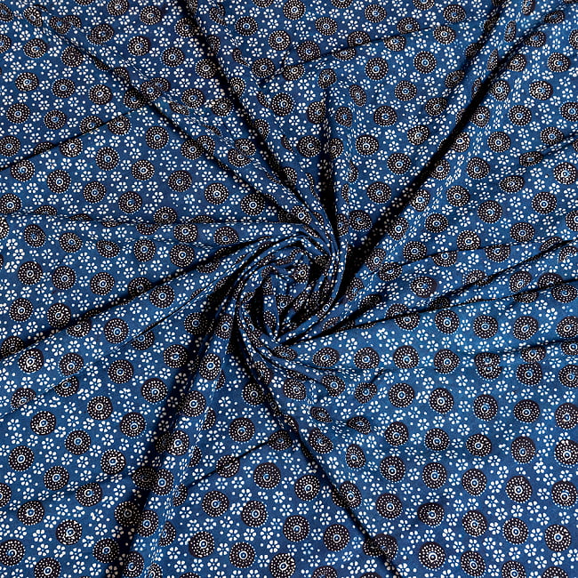 【5個セット】〔約3.8m 長尺布】伝統息づくインドから 昔ながらの木版藍染めアジュラックデザインの伝統模様布〔横幅:約113cm〕 5 - インドならではの生地です