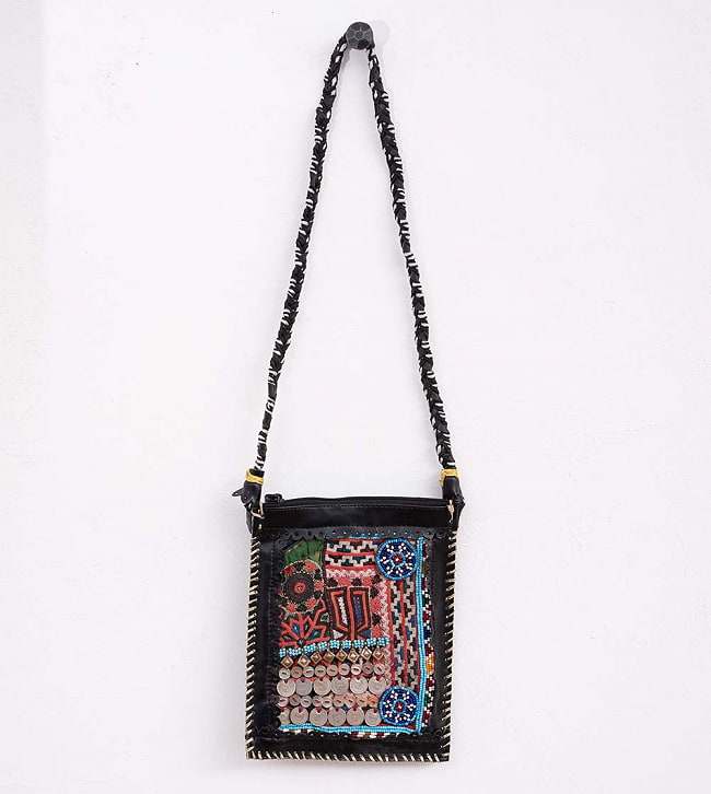 【一点物】アラブコインとトライバル刺繍のレザーショルダーバッグ 大きめブラック 9 - 全体はこちら