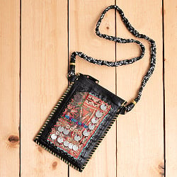 【一点物】アフガンコインとトライバル刺繍のレザーショルダーバッグ　ブラックAの商品写真