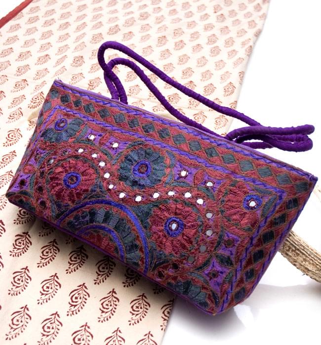 ラジャスタン刺繍ミラー付きバッグ - 紫の写真