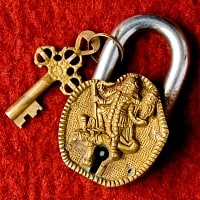 アンティック風カーリー南京錠の商品写真