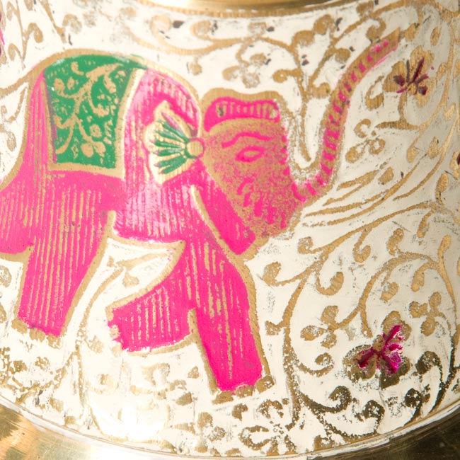 装飾入ブラスのベル-大(直径:13.5cm 高さ:19cm) 2 - 鐘の部分を拡大してみました。金属がエッチングされ、凹んだ後に丁寧に装飾が施されています。手がかかっているのが良くわかります