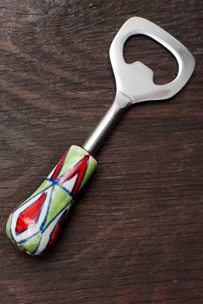 ジャイプルポッタリーのボトルオープナー(栓抜き)の写真