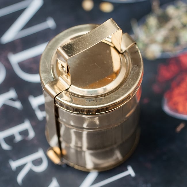 インドの弁当箱 - ミニチュアの商品写真 2枚目 上からみてみました。