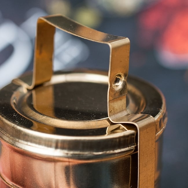 インドの弁当箱 - ミニチュアの商品写真 4枚目 持ち手部分もしっかりインド!