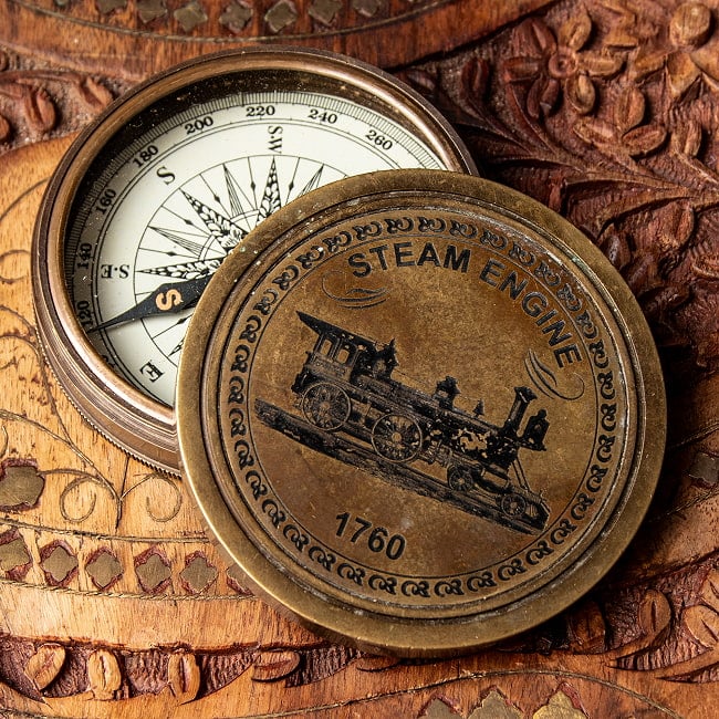 【直径約7.6cm】大英帝国時代風 アンティークコンパス[蓋付き]  - STEAM ENGINE 9 - デザイン3