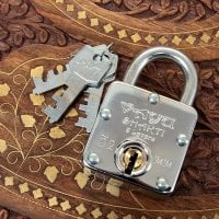インドの南京錠 - Vayu SHAKTI