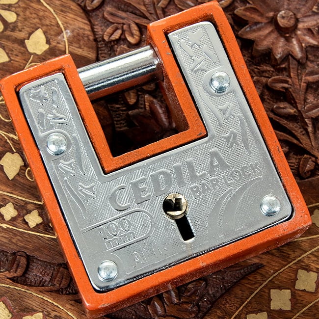 インドの南京錠 - Cedila BAR LOCK 2 - 実際に解錠してみた様子です。