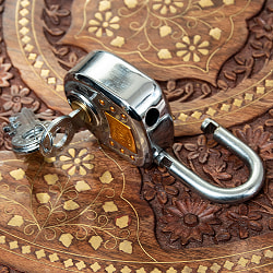 インドの南京錠 - SHYAM KESARI - サブ4