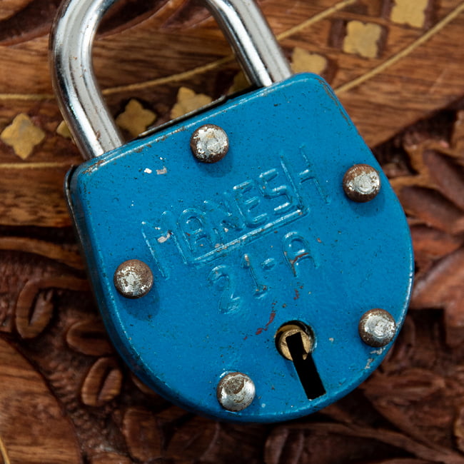 インドの南京錠 - Manesh21 2 - 近くで見てみました。