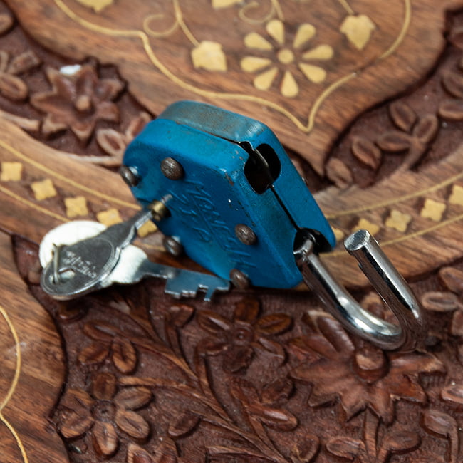 インドの南京錠 - Manesh21 4 - 側面を見てみました。