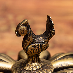 ブラス製 孔雀のクムクムボックス 直径：7.5cm程度 - サブ2