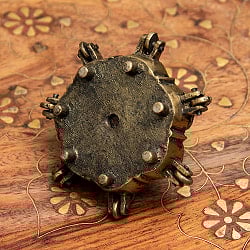 ブラス製 孔雀のクムクムボックス 直径：7.5cm程度 - サブ5