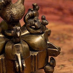 ブラス製 孔雀のクムクムボックス 直径：10cm程度 - サブ3