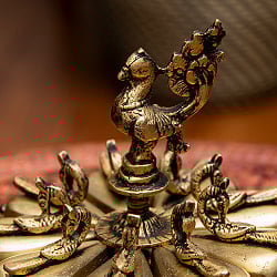 ブラス製 孔雀のクムクムボックス 直径：14.5cm程度 - サブ2