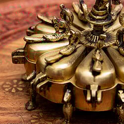 ブラス製 孔雀のクムクムボックス 直径：14.5cm程度 - サブ3