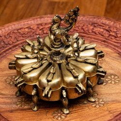 ブラス製 孔雀のクムクムボックス 直径：14.5cm程度