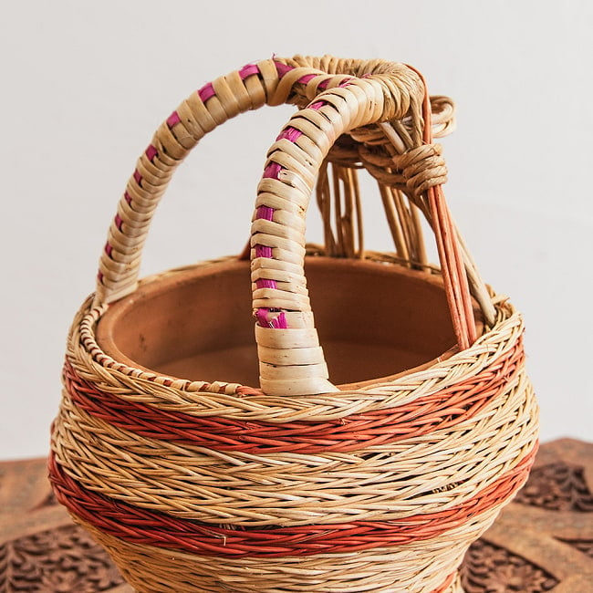 カングリ - カシミール地方伝統の火鉢 kangri 4 - 根気よく編み込まれています。