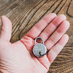 インドの南京錠 Weston T-20  4cm x 2.5cm程度 - サブ5