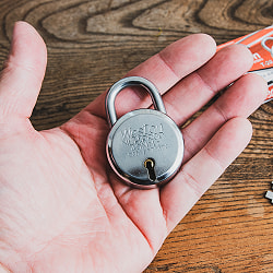 インドの南京錠 Weston T-20 5.5cm x 4cm程度 - サブ5