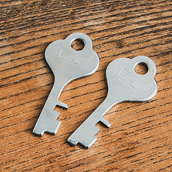 インドの南京錠 JET Gold 6cm x 4cm程度 - サブ4