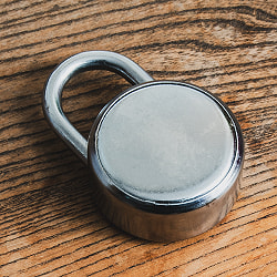 インドの南京錠 Weston T-20 7cm x 4.5cm程度 - サブ3