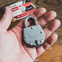 インドの南京錠 Syria the Powerful 6.5cm x 4cm程度 - サブ5