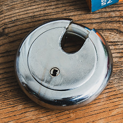 インドの南京錠 ラウンドタイプ SHYAM GYPSY 7.5cm x 7.5cm程度 - サブ3