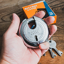 インドの南京錠 ラウンドタイプ SHYAM GYPSY 7.5cm x 7.5cm程度 - サブ5