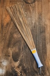 バリ島の椰子の葉ほうき