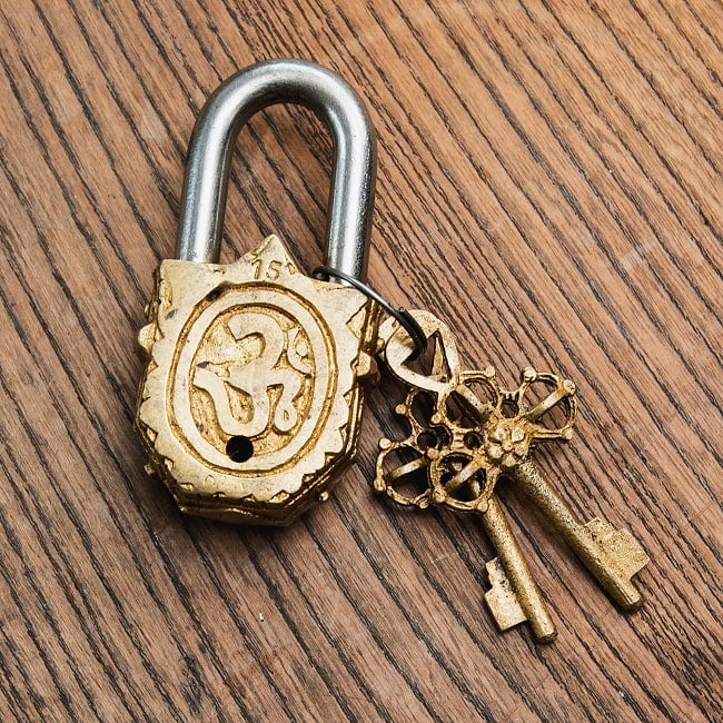 アンティーク調 ミニ南京錠 ガネーシャ 5 - 裏面の様子です。