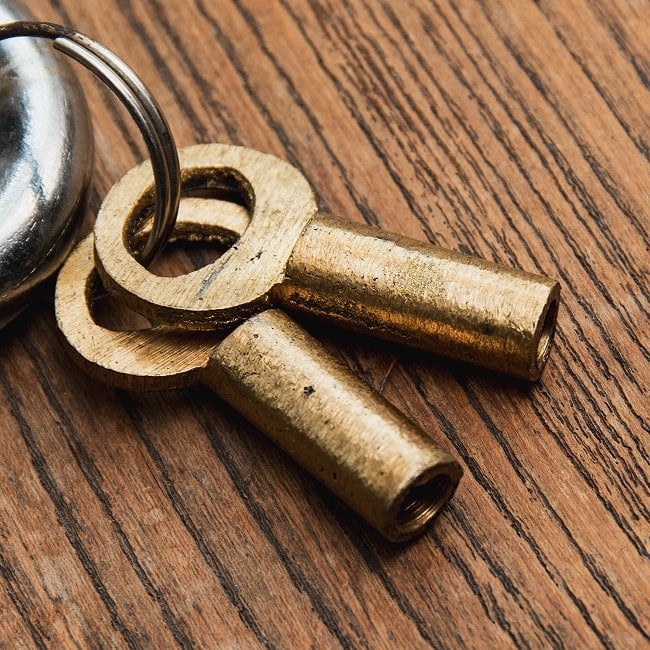 アンティーク調 インドのからくり南京錠 4 - 鍵が2つついてきます。