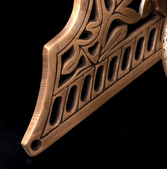 【一点もの】ブラス アジアンアンティック風ドアハンドル 3 - 端っこの部分をアップにしました
