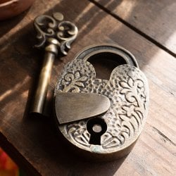 【一点もの】南京錠 エスニックな鍵の画像