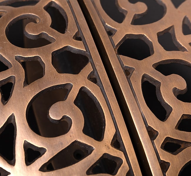 【一点もの】ブラス アジアンアンティック風ドアハンドル 4 - アップにしてみました。大変よく作られています