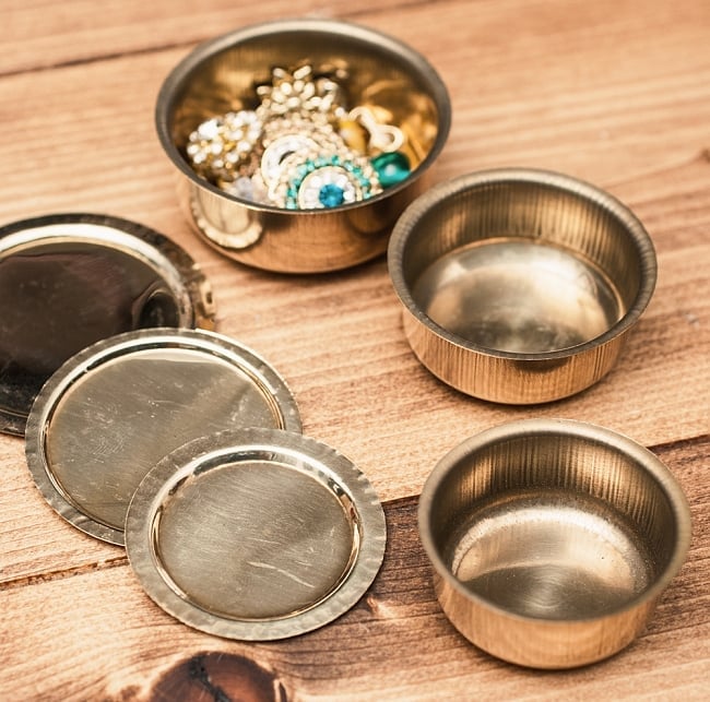 【フルセット】ミニチュア版 インドのキッチンセットの商品写真 2枚目 インドの伝統鍋(ハンディ) - ミニチュアの写真です